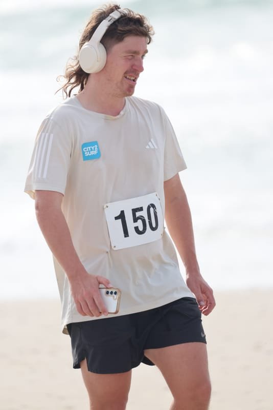 Ballina Athletics Club members at Shelly Beach